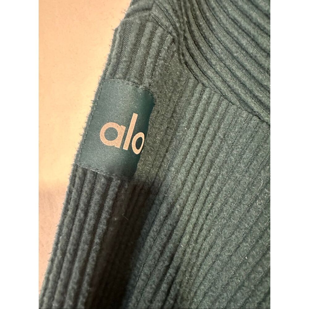 Alo Yoga Ribbed Cropped Muse Hoodie Midnight Green Sold Out Color Women’s M - Picture 6 of 7